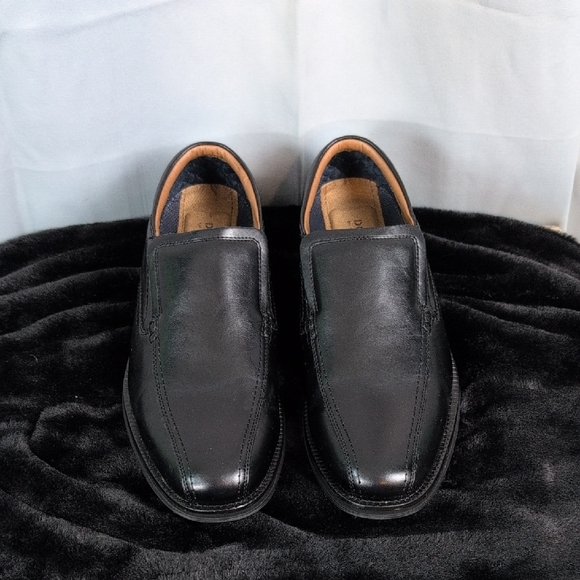 Dockers Men's Black Slip-On Loafers - Picture 1 of 9